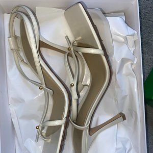 Bottega Veneta Heel Sandal 95% Like New 9.5 Sz